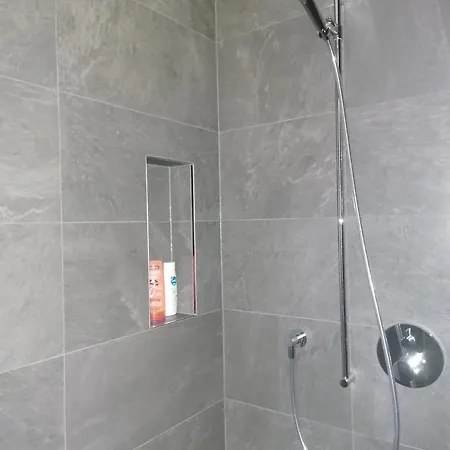 Neu Und Mordern Apartment *