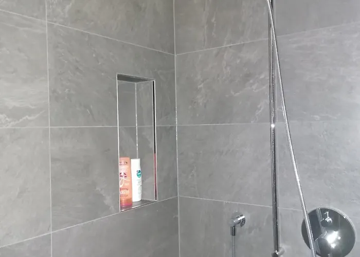 Neu Und Modern 公寓 *